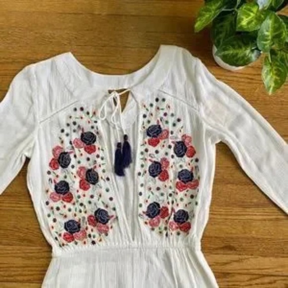 NWT Raga White Embroidered Long Sleeve Romper with Tassel Tie Size S | Bohemian - Picture 2 of 11